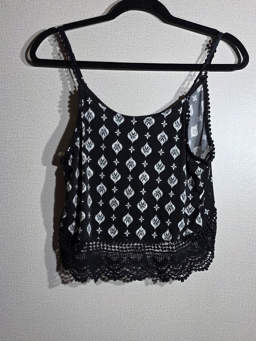 Black Printed Crochet-Hem Spaghetti-Strap Camisole
